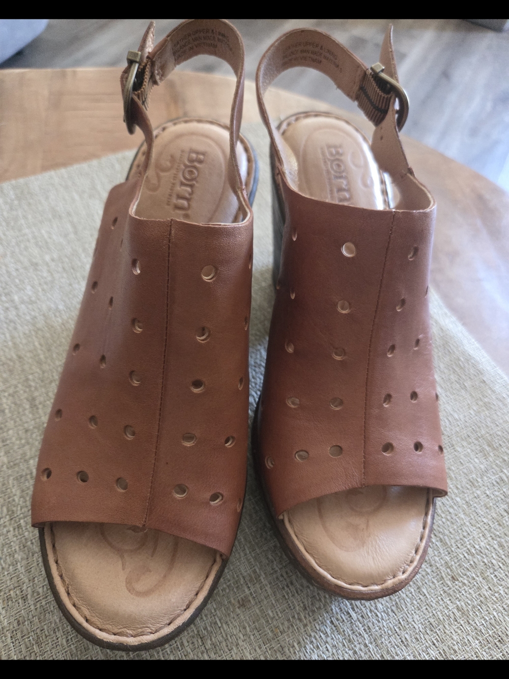 Born Børn Cognac Brown Leather Perforated Slingback Comfort Sandals Women's 7M - Picture 2 of 8
